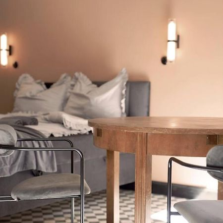 Elegant Apartment In The City Center Вроцлав Екстериор снимка