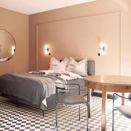 Elegant Apartment In The City Center Вроцлав Екстериор снимка