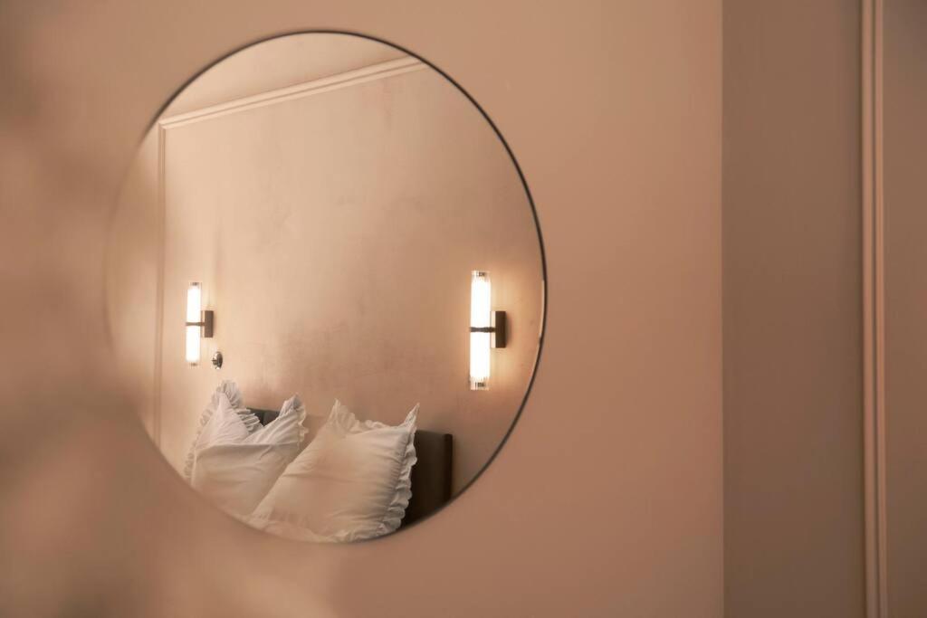 Elegant Apartment In The City Center Вроцлав Екстериор снимка