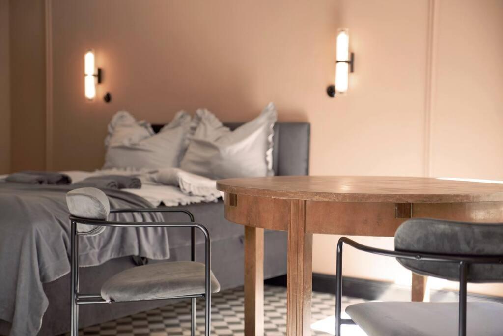 Elegant Apartment In The City Center Вроцлав Екстериор снимка
