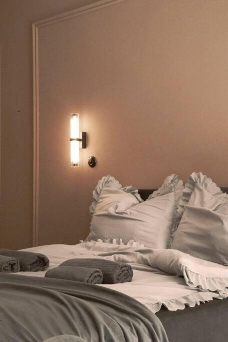 Elegant Apartment In The City Center Вроцлав Екстериор снимка
