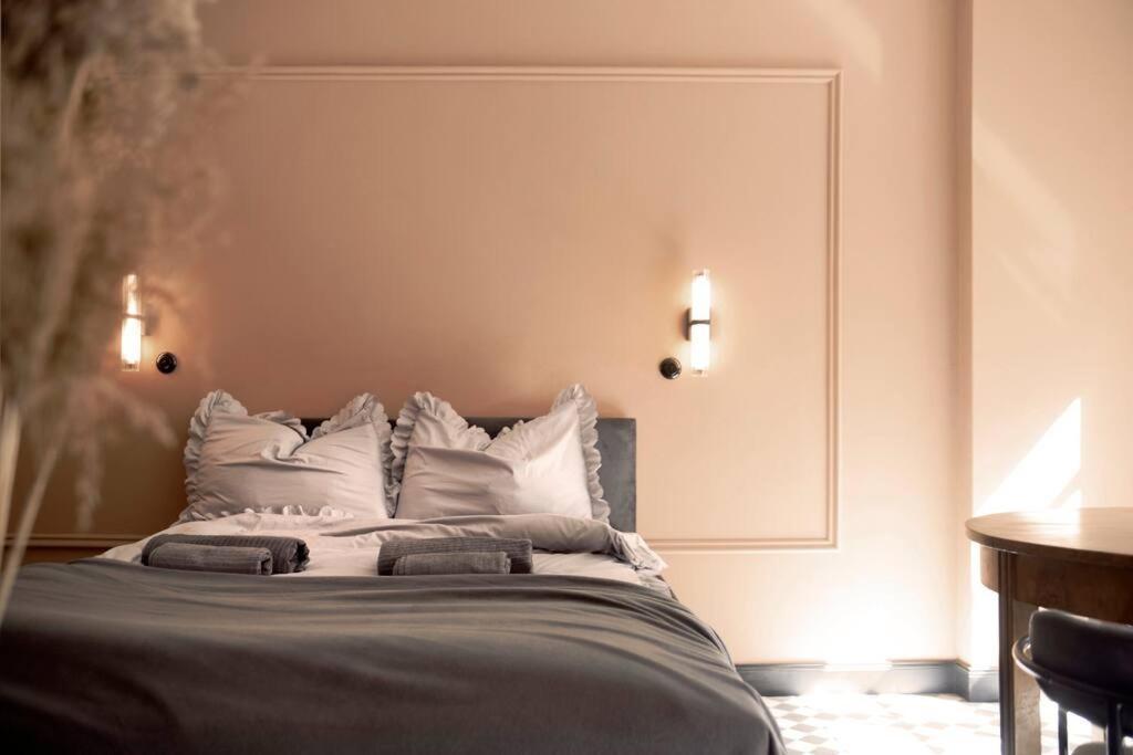 Elegant Apartment In The City Center Вроцлав Екстериор снимка